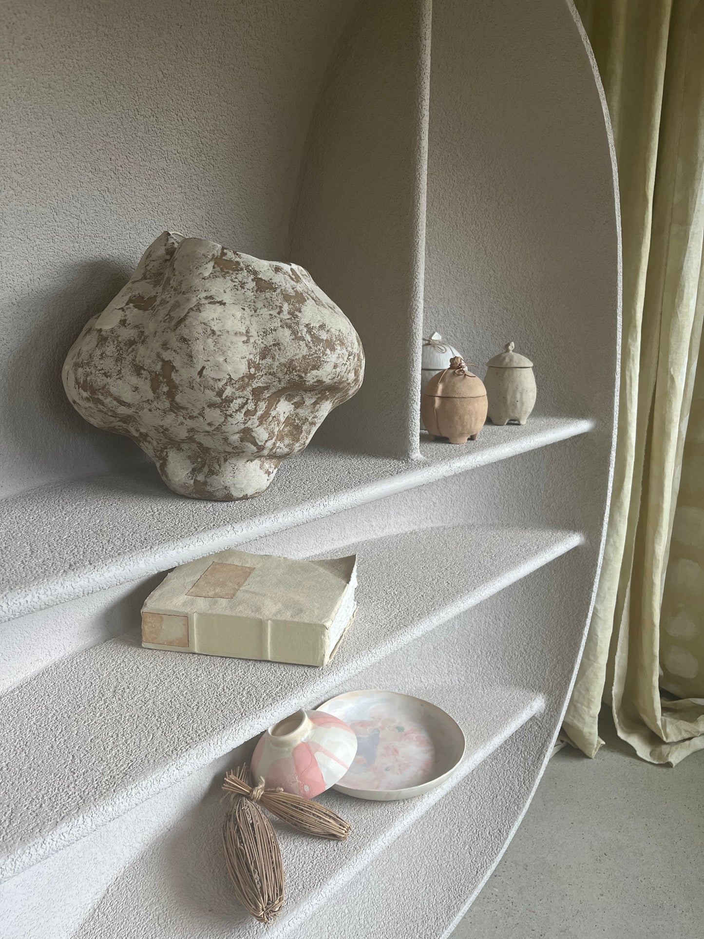 Cora - Vase - Sable