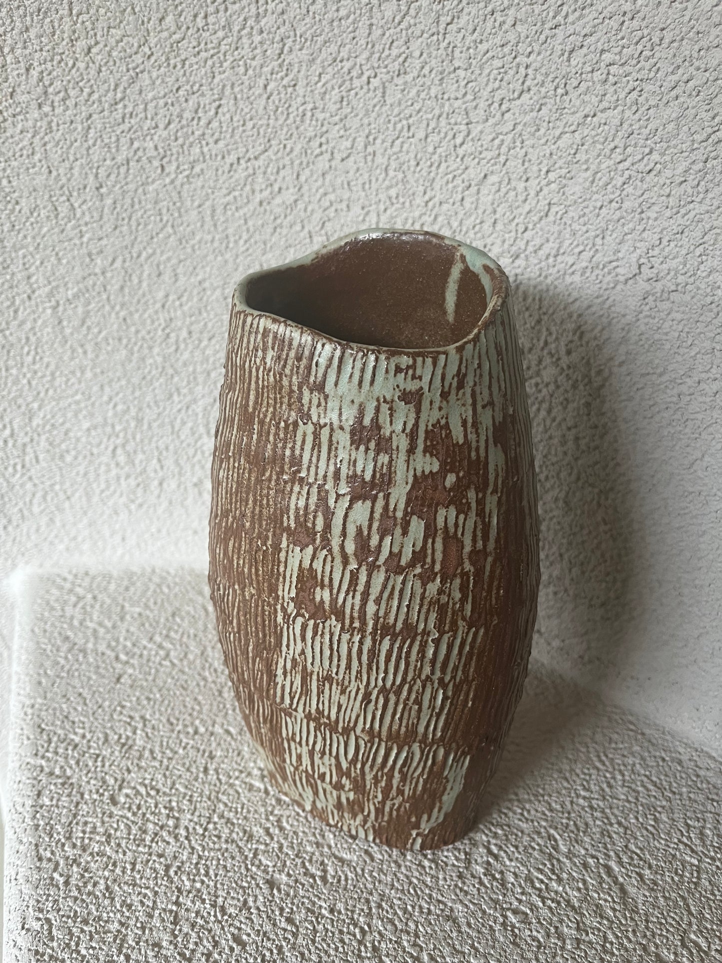 Vase décolletté II, Cora