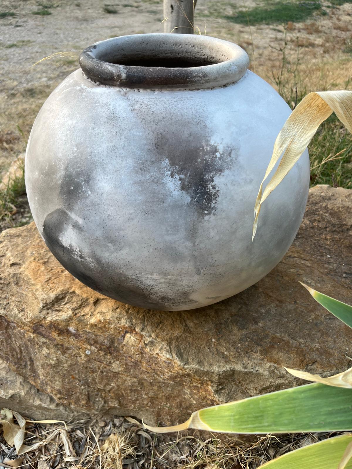 JARRE RONDE , Enfumage, Hannah André