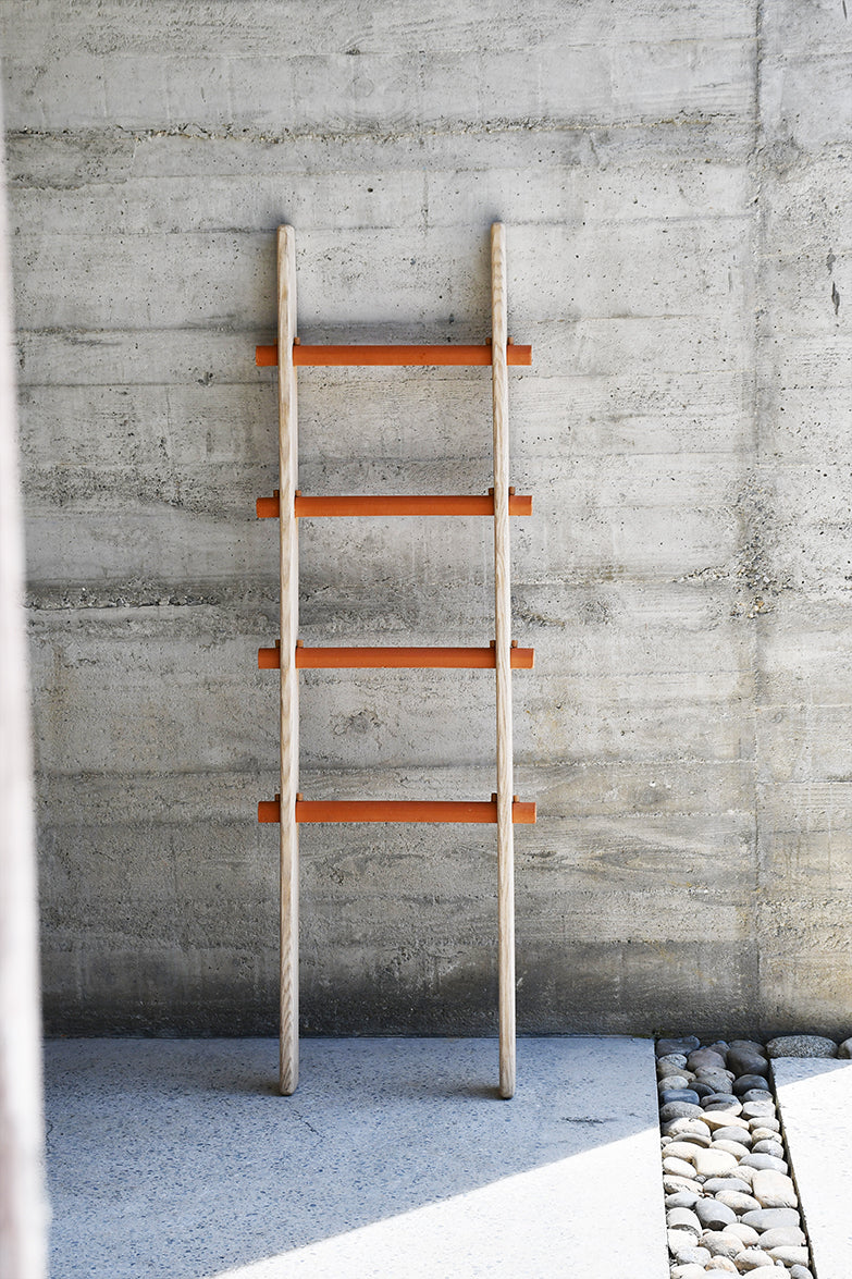 Emilie Cazin/ Emilie Dechaud - Échelle/Valet - Argela