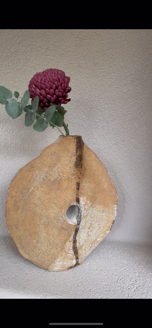 Vase avec son secret au centre Céramique Thais