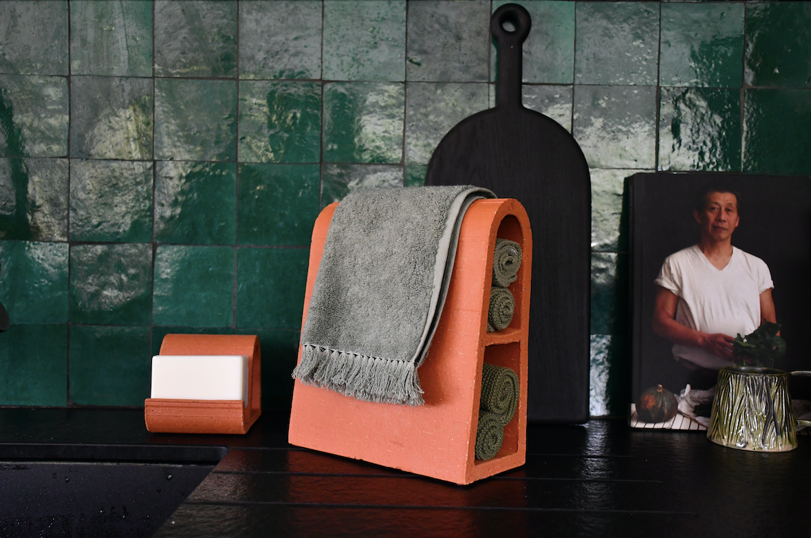 Emilie Cazin/ Emilie Dechaud - Ensemble Accessoires Bain/ Cuisine - Argela