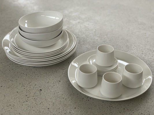 Service de Table. Épure. Porcelaine. Vaisselle blanche. Occasion